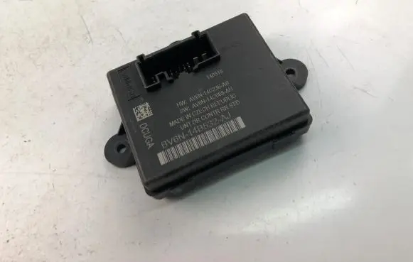 Ford Focus Door control unit/module BV6N14B532AJ