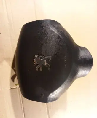 Peugeot 4007 Steering wheel airbag