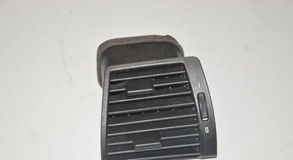 BMW X5 E53 Dashboard side air vent grill/cover trim 8402215