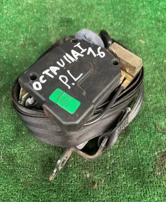 Skoda Octavia Mk1 (1U) Front seatbelt 1U4857701C
