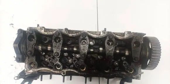 Hyundai Elantra Engine head l0350046l