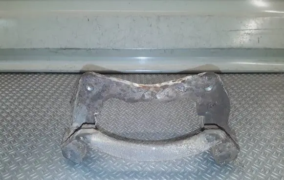 Mitsubishi Colt Front Brake Caliper Pad/Carrier 