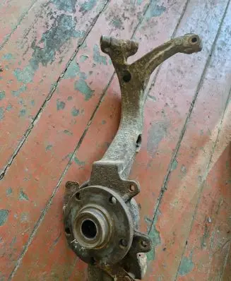 Volkswagen PASSAT B5 Front wheel hub