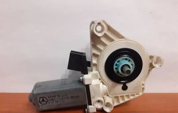 Mercedes-Benz A W169 Front door electric window regulator A1698201742 10683