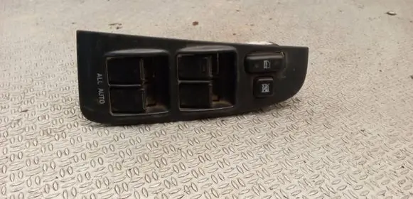 Toyota Avensis T250 Electric window control switch 8482005100