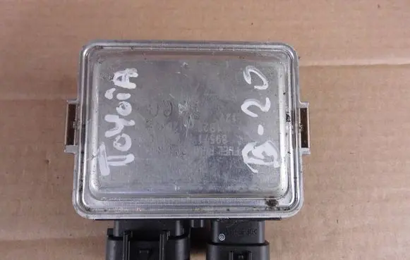 Toyota RAV 4 (XA50) Fuel injection pump control unit/module 8957148010