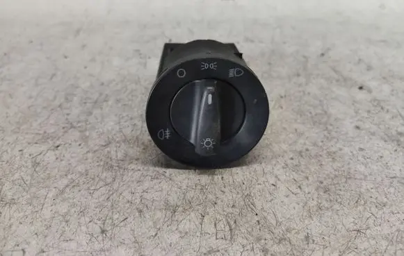 Volkswagen Golf IV Light switch