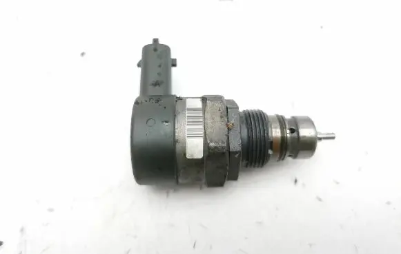 Honda Accord Fuel pressure regulator 0281002966 32685717