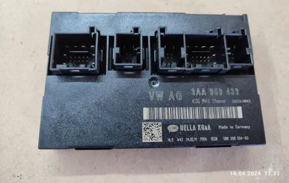 Volkswagen PASSAT B7 Comfort/convenience module 3AA959433