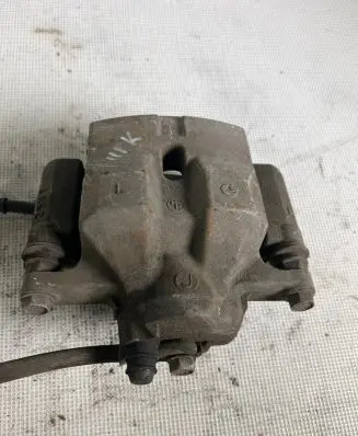 Toyota Prius (XW30) Front brake caliper