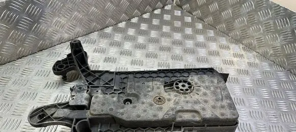 Audi A3 S3 8V Battery tray 5Q0915321H