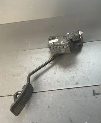 Opel Zafira B Accelerator throttle pedal 9202344