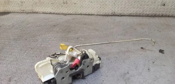 Volkswagen Routan Front door lock P04589422AG