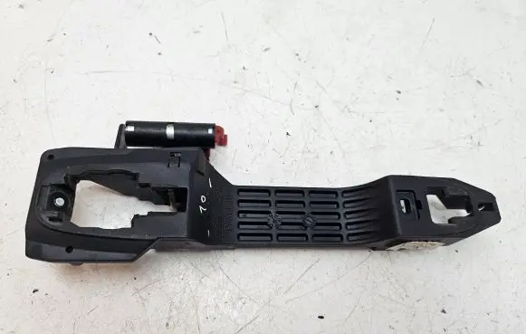 Front door exterior handle/bracket