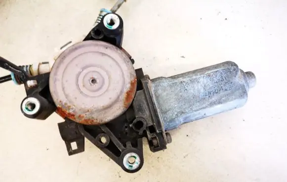 Mitsubishi Galant Rear door window regulator motor cm0908000 ay002100-8981