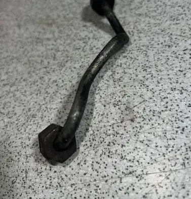 BMW 5 E60 E61 Fuel injector supply line/pipe 13537792717