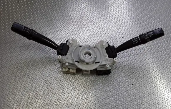 Toyota Avensis T220 Wiper turn signal indicator stalk/switch