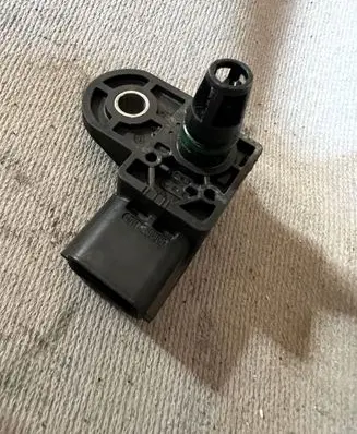 Nissan Qashqai Air pressure sensor 0281006108 140224T211950C 223657458R