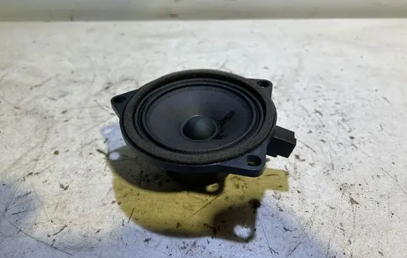 Volvo XC40 Front door speaker 31438477 H033063T