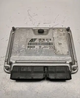 Ford Galaxy Engine control unit/module 038906019NB 0281011821