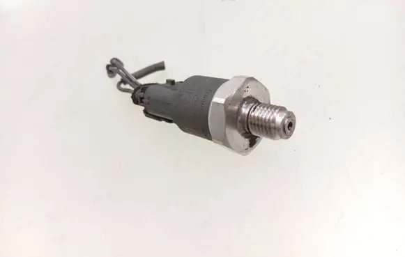 Renault Trafic II (X83) Fuel pressure sensor 0281002405