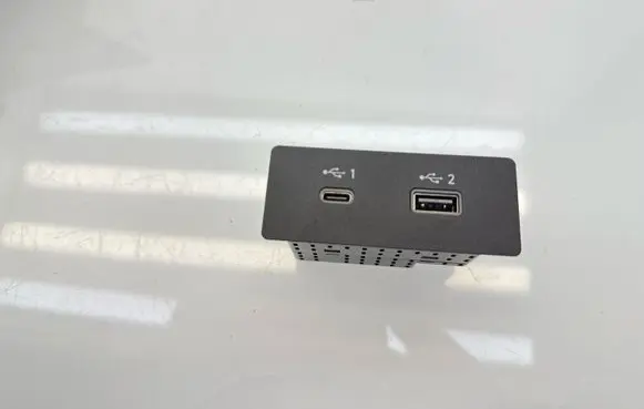 Nissan Juke II F16 AUX in-socket connector 8718A074 284H36RA2A