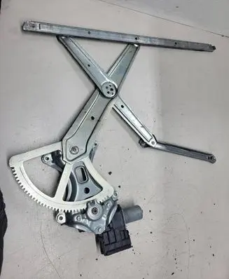 Toyota Land Cruiser (J150) Front door window regulator with motor 8571060310