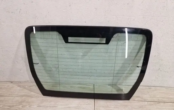 Ferrari Roma Rear side window