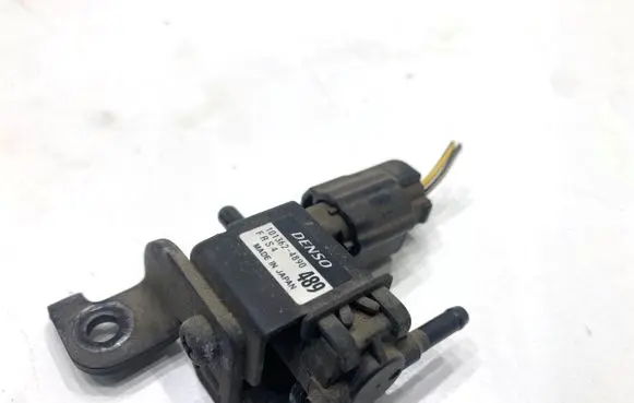 Honda CR-V Fuel pressure regulator 1013624890