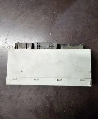 BMW 5 E39 Door control unit/module 4778596AA 689667 613583855439