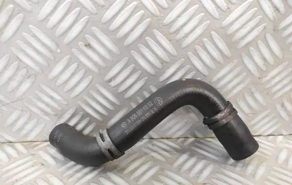 Engine coolant pipe/hose