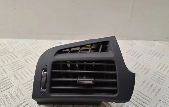 Toyota Verso Dashboard side air vent grill/cover trim 556600F020B0 556600F020