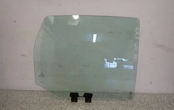 Mitsubishi Colt Sliding door window/glass 