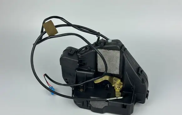 Mercedes-Benz E W211 Rear door lock 2117300535 A2117300535