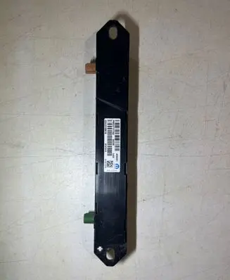 Chrysler Pacifica Antenna control unit 68227177AA P68227177AA 00533109810