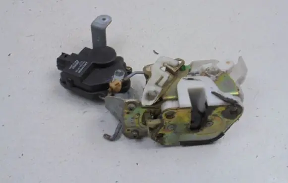 Mitsubishi Pajero Pinin Rear door lock MR349288