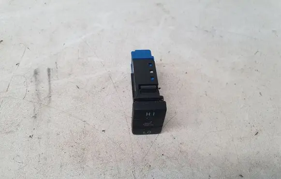 Toyota Auris E180 Seat heating switch 191690