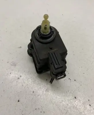Headlight level adjustment motor