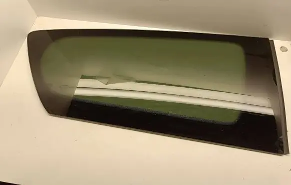 Chrysler Pacifica Rear side window P68238494AC