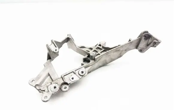 Land Rover Discovery 4 - LR4 Engine mounting bracket G4D3-9L456-DC