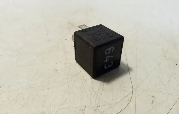 Audi A6 S6 C6 4F Other relay 8K0951253