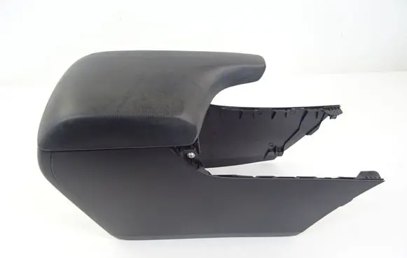 Mazda 3 III Armrest BHN164951