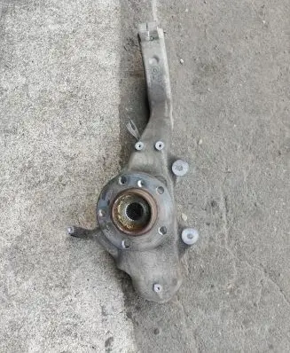 BMW X5 F15 Front wheel hub spindle knuckle 31216869869 6869869