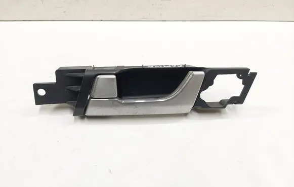 Chevrolet Captiva Front door interior handle SWC200401
