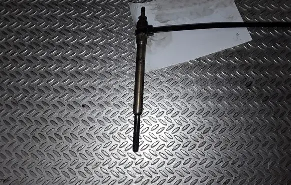 Mercedes-Benz A W168 Glow plug 0011592701