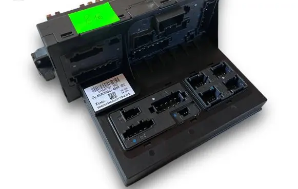 Mercedes-Benz E W211 Central body control module S816 A2115457701