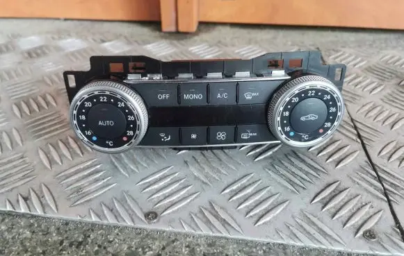 Mercedes-Benz C W204 Climate control unit 2049009104