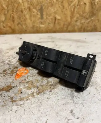 Ford Focus Other switches/knobs/shifts 3M5T14A132AF 03168104