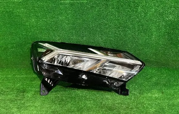 Dacia Sandero III Headlight/headlamp 260104363R