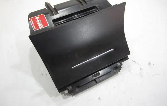 Skoda Octavia Mk2 (1Z) Car ashtray 1Z1863077A 1Z1857962B